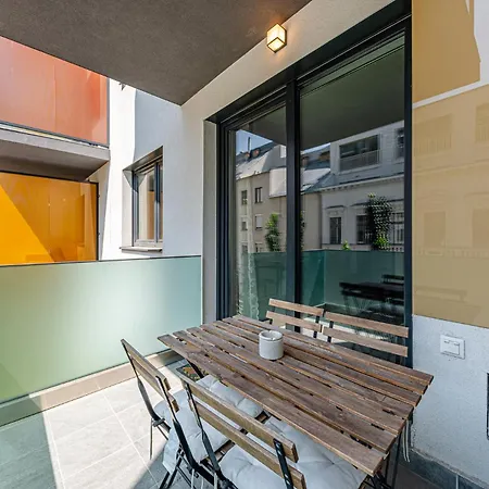 Universo Cordia Bb9 -with Balcony In Cozy Area * בודפשט