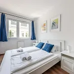 アパート Universo Cordia Bb9 -with Balcony In Cozy Area