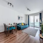 アパート Universo Cordia Bb9 -with Balcony In Cozy Area ブダペスト